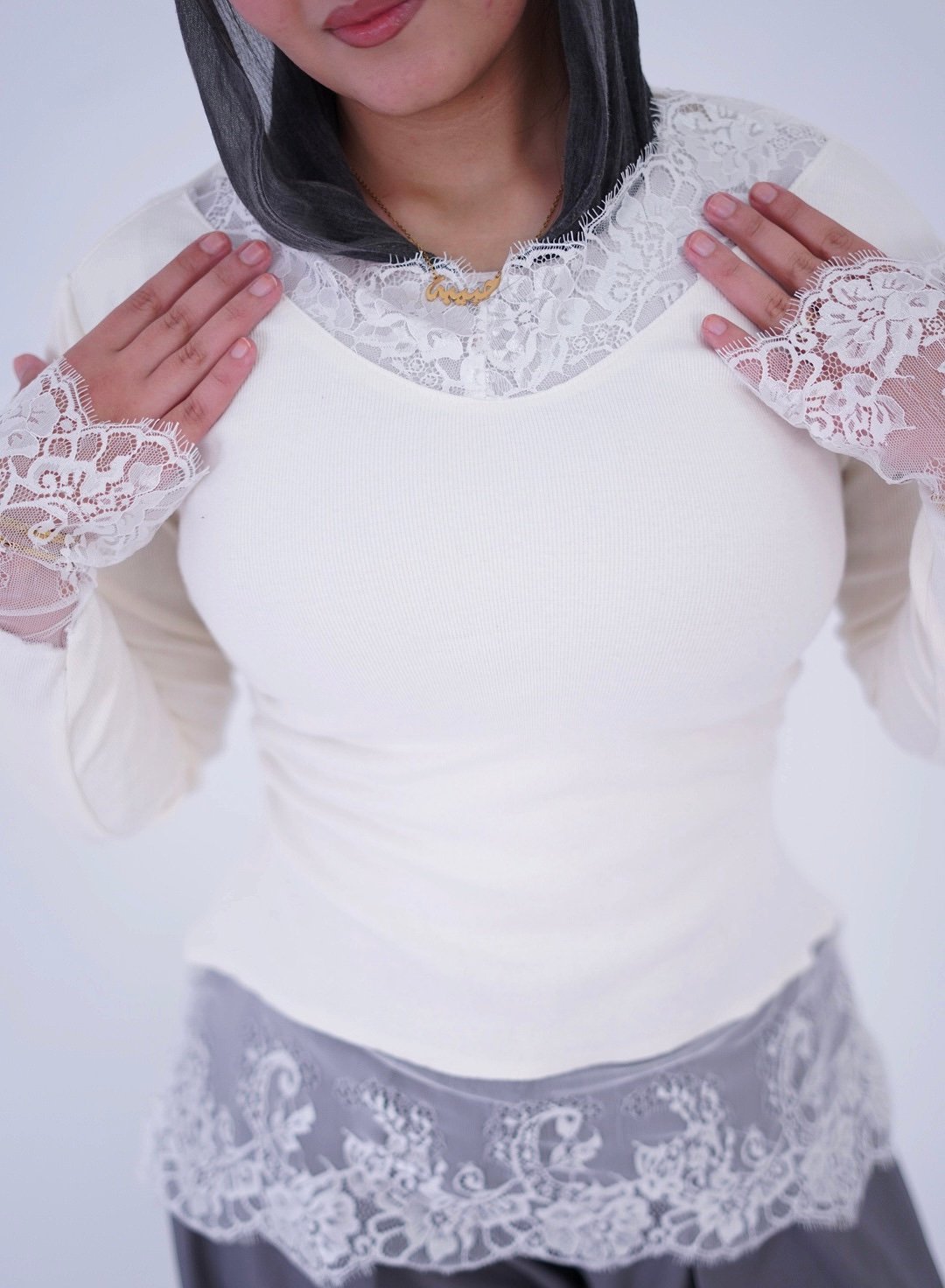 Off-White Lace Trimmed Top - Image 4